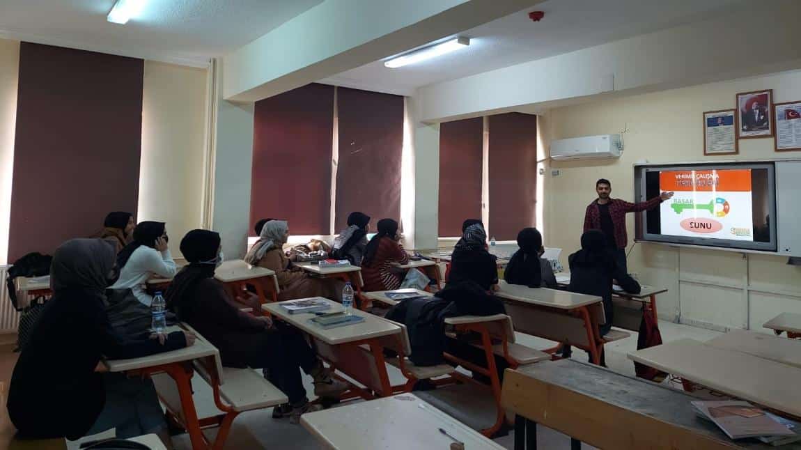 Okulumuzda BİGEP rehberlik çalışmaları kapsamında rehberlik servisi tarafından verimli ders çalışma teknikleri semineri verildi.