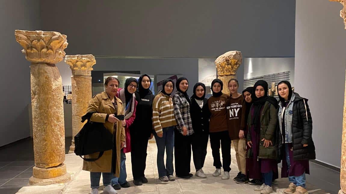 Başarıyı İzleme ve Geliştirme Projesi (BİGEP) Kapsamında Rabia Hatun Kız Anadolu İmam Hatip Lisesi Öğrencileri Şanlıurfa Müzesini Gezdi