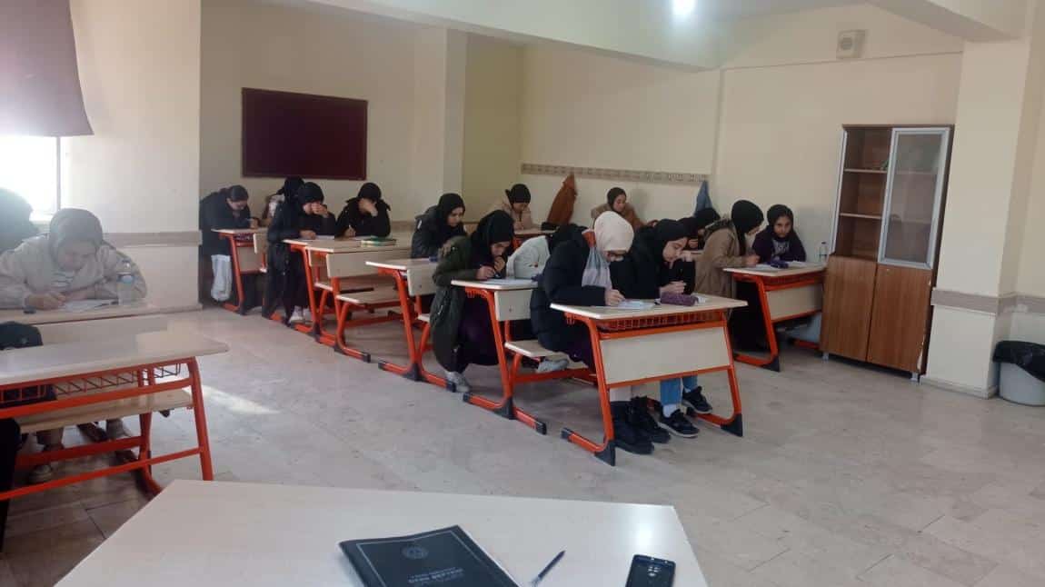 Okulumuzda BİGEP kapsamında 8 11 ve 12.sınıf öğrencilerimize deneme sınavı yapıldı