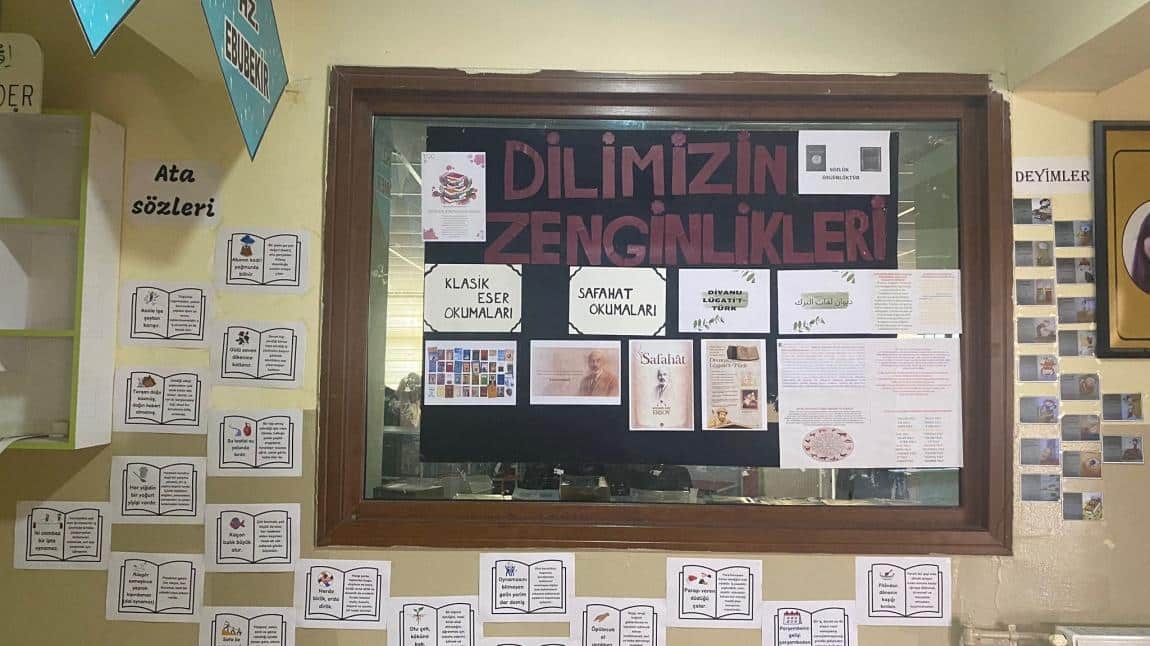 Dilimizin Zenginlikleri Projesi kapsamında atasözleri ve deyimler panosu hazırlandı.